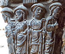 Capitel con peregrinos en el claustro de la catedral de Tudela