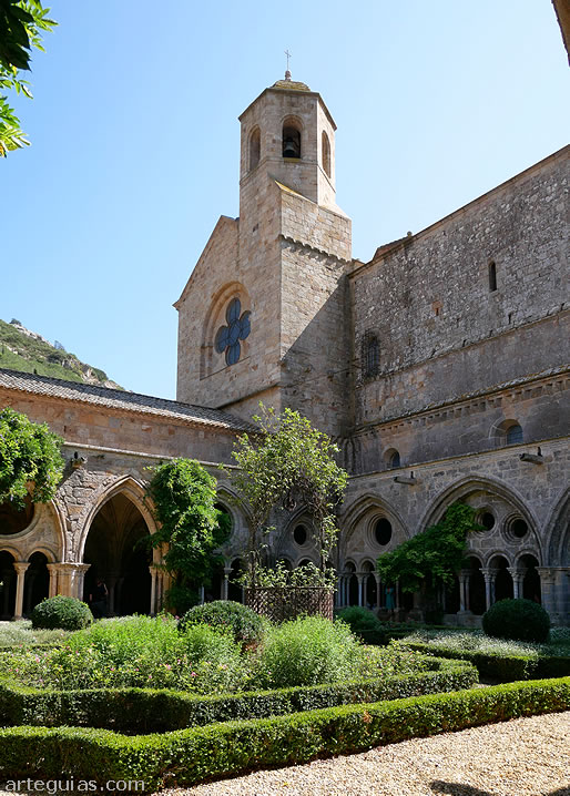 Iglesia y claustro de Fontfroide