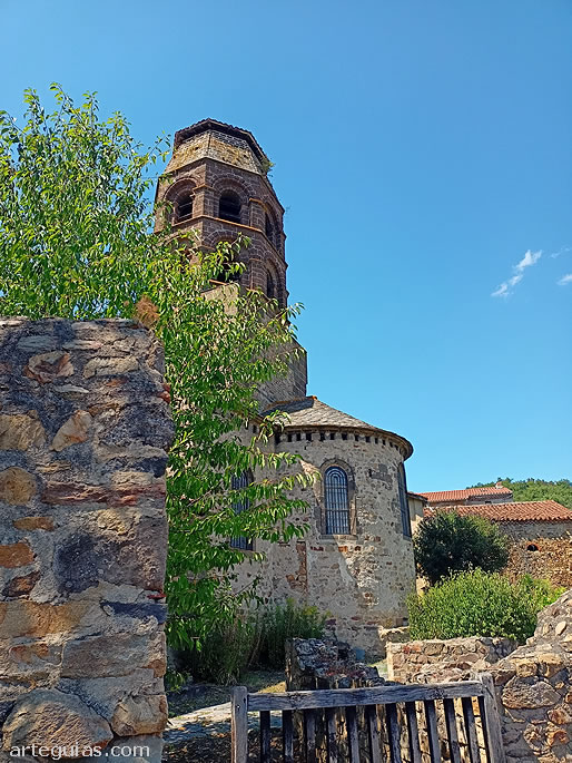 Lavaudieu: &aacute;bside y campanario
