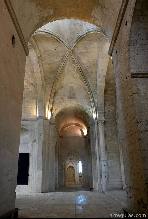 Transepto de la iglesia rom&aacute;nica