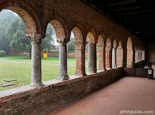 Arquer&iacute;a del Palacio de la Raz&oacute;n