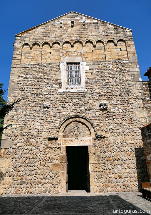Fachada de la iglesia de Saint-Andr&eacute; de Sor&egrave;de