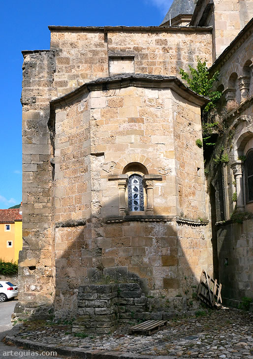 Ábside lateral sur