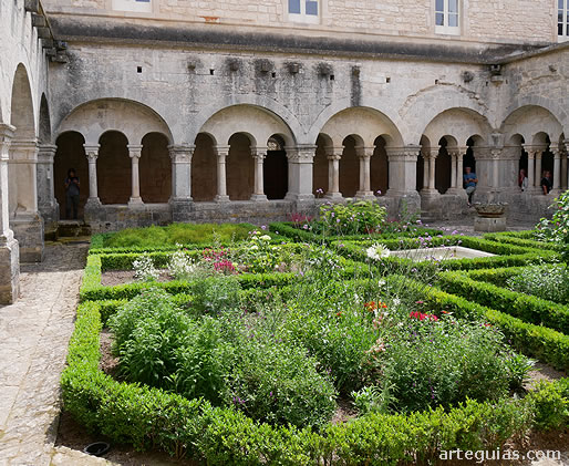 Arquer&iacute;a del claustro de la abad&iacute;a