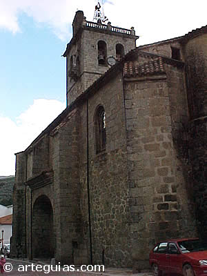 Inmensa mole gran&iacute;tica de la parroquia de Nuestra Se&ntilde;ora de la Asunci&oacute;n de Arenas de San Pedro, &Aacute;vila