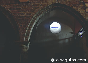 Arcos y apoyos del siglo XIII. Iglesia de santa María de Piedrahita, Ávila.