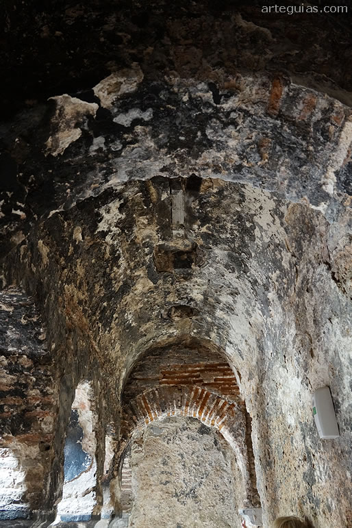 B&oacute;vedas de medio ca&ntilde;&oacute;n del Caldarium