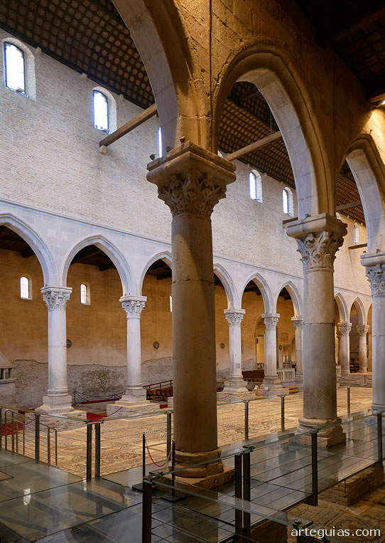 Gu&iacute;a de la Bas&iacute;lica de Santa Mar&iacute;a Asunta al Cielo y de los Santos Ermagora y Fortunato de Aquilea (Italia)