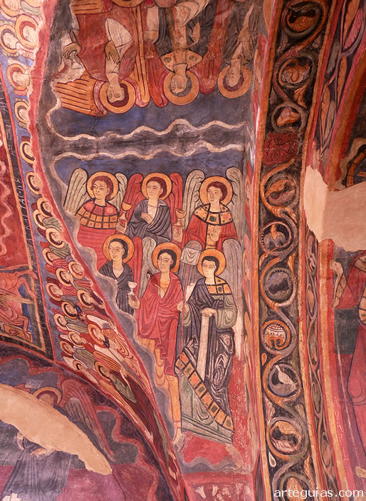 &Aacute;ngeles pintados en la Capilla de San Miguel