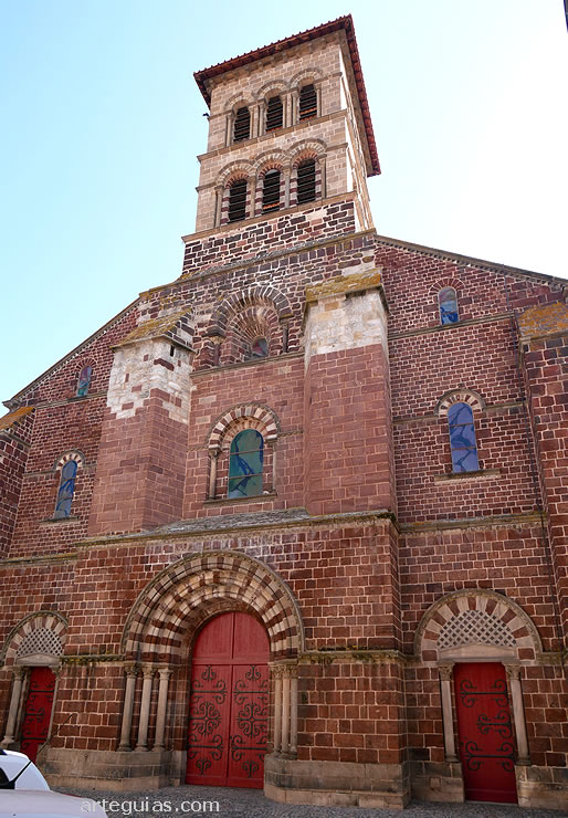 Fachada reconstruida en el siglo XIX