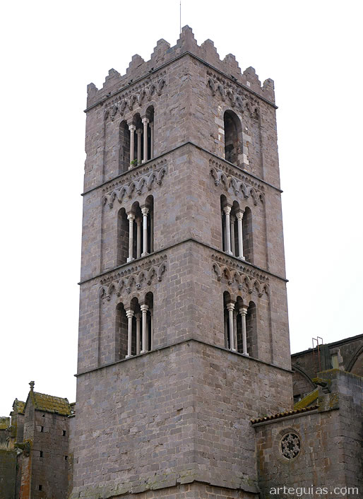 Torre campanario