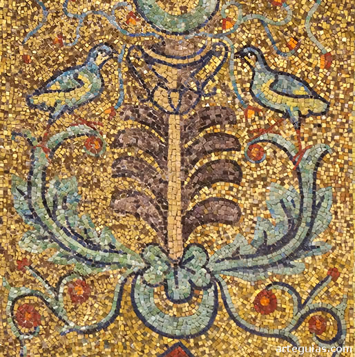 Mosaico de aves bebeiendo de una planta