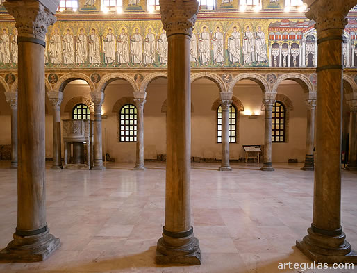 Interio de la Bas&iacute;lica de San Apolinar el Nuevo
