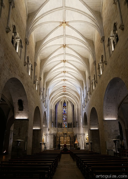 Nave central con su b&oacute;veda