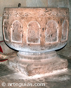 Pila rom&aacute;nica de la iglesia de Santa Cecilia. Salas de los Infantes