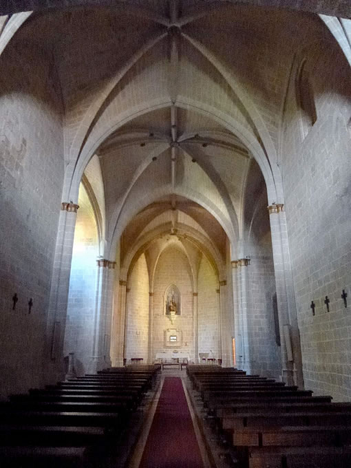 Interior de la iglesia