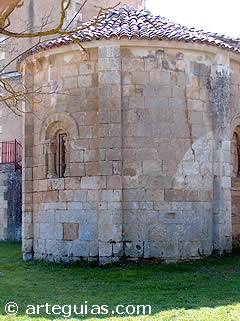 &Aacute;bside de la iglesia de Torme