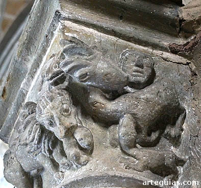 Capitel interior