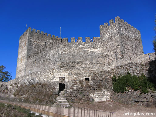 Castillo de Leir&iacute;a