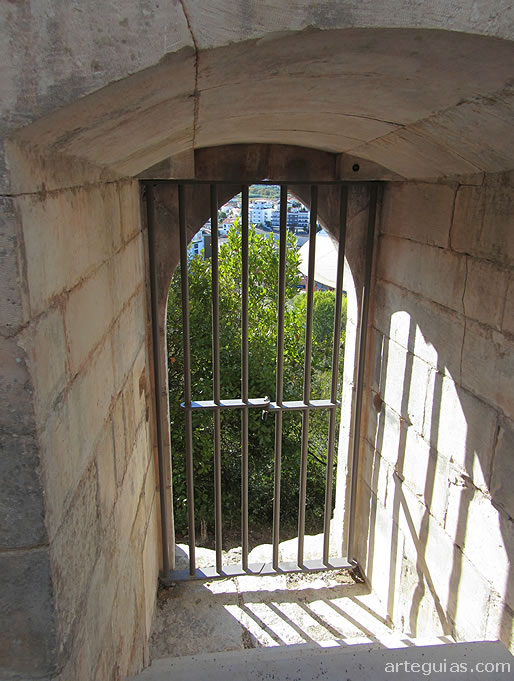 Puerta de la Traici&oacute;n. Castillo de Leir&iacute;a