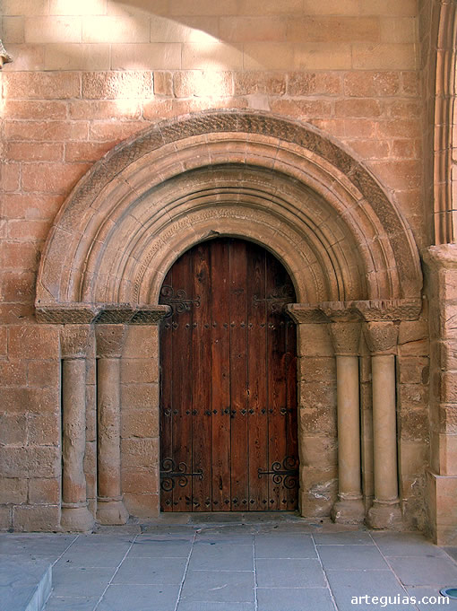 Puerta rom&aacute;nica de la capilla del Castillo de Alca&ntilde;iz