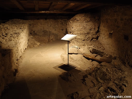 Restos arqueol&oacute;gicos de la original ermita de Arg&uuml;eso