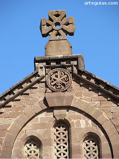 Reamete de la fachada de la bas&iacute;lica