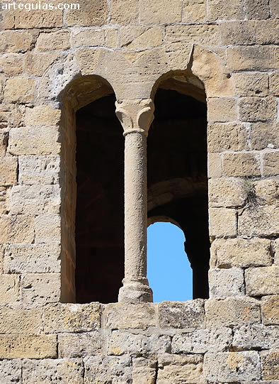 Ventana ajimezada de la Torre Albarrana