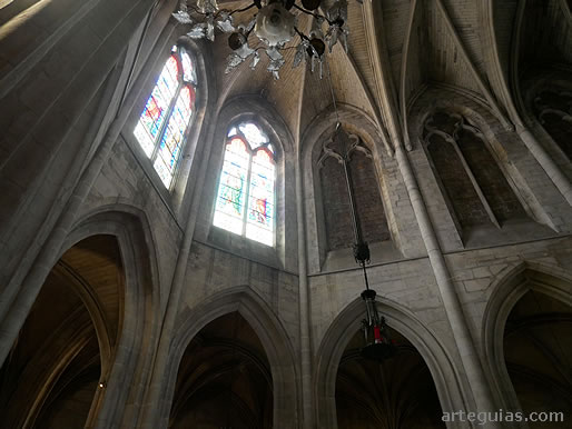 Arl&eacute;s: cabecera g&oacute;tica de la antigua catedral