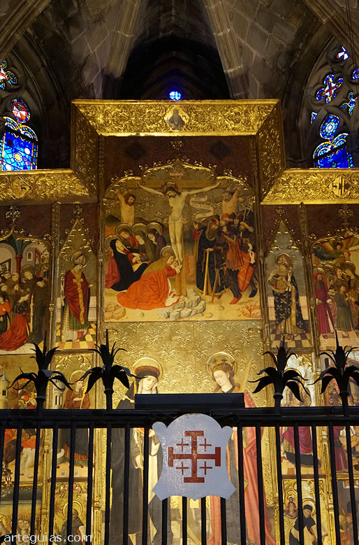 Uno de los muchos retablos de la catedral