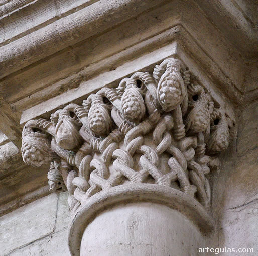 Capitel rom&aacute;nico