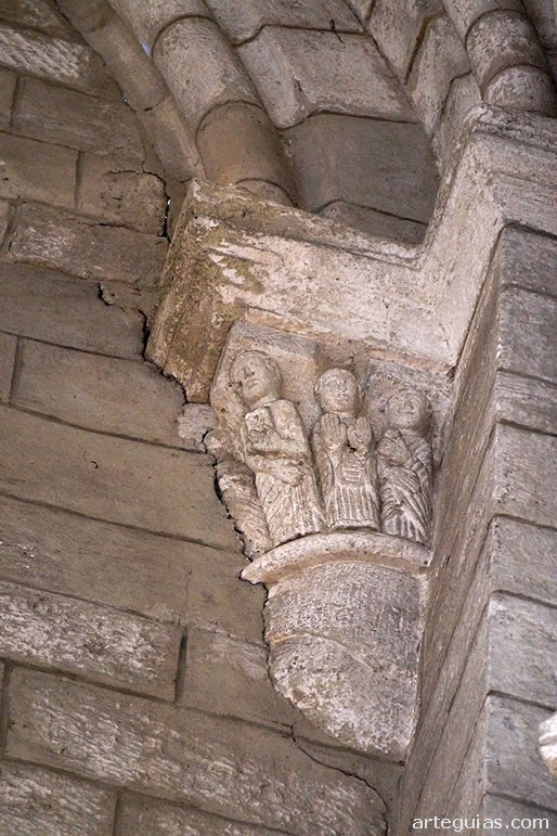 Capitel de la catedral rom&aacute;nica