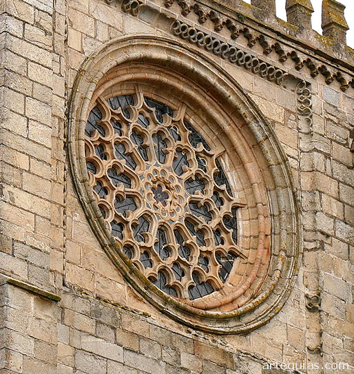 Roset&oacute;n en el hastial sur del transepto