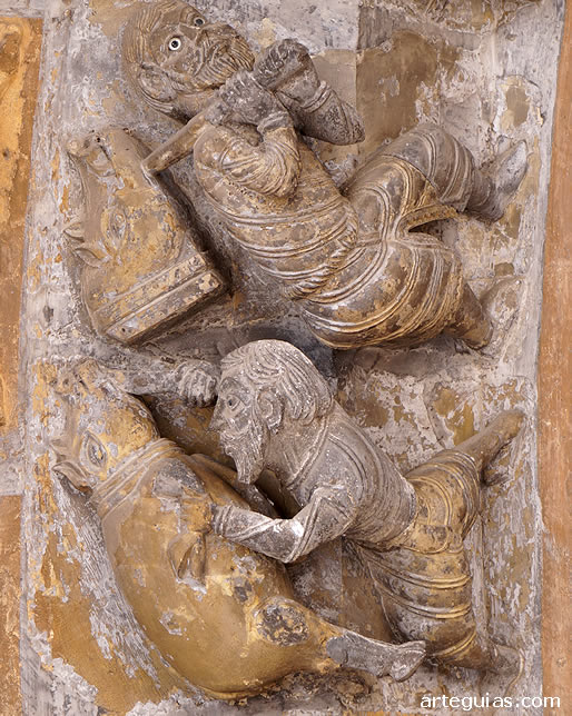 Catedral de Oloron-Sainte-Marie: detalle de la puerta rom&aacute;nica