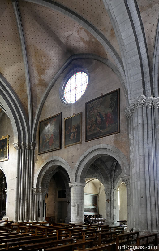 Catedral de Oloron-Sainte-Marie, Francia: alzado de la nave central