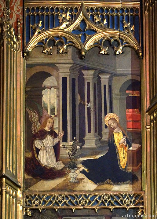 Detalle de uno de los retablos góticos