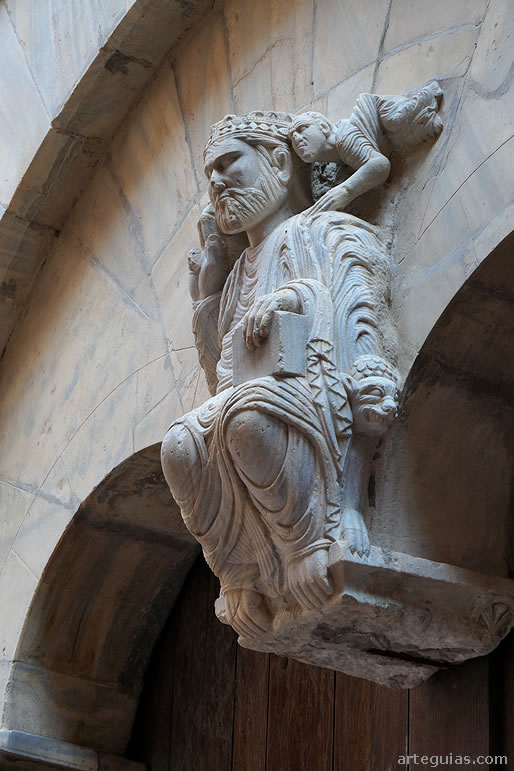 Cristo en Majestad románico de la iglesia de San Juan el Viejo en Perpiñán