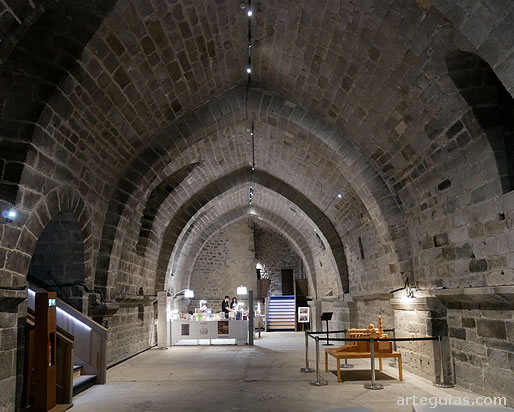 Salon inferior del edificio Machicoulis. Catedral de Le Puy-en-Velay