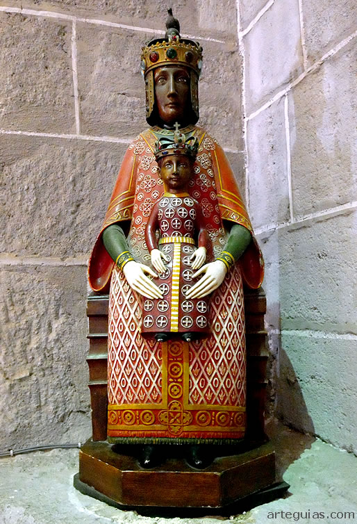 Reproducci&oacute;n de la Virgen Negra en Tesoro de la catedral