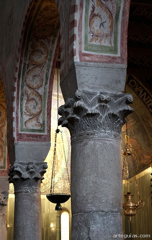 Columnas interiores de la Catedral de Trieste