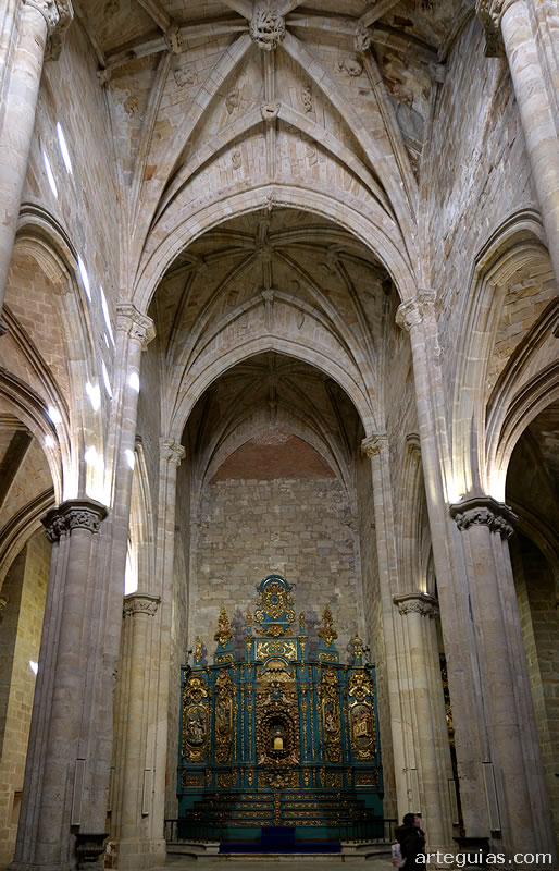 Nave central de la Catedral Vieja