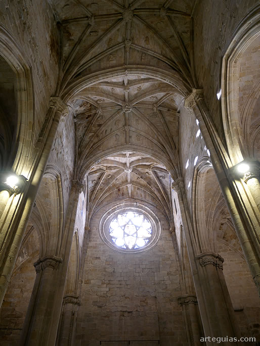 Catedral Vieja de Plasencia, C&aacute;ceres: interior de las naves g&oacute;ticas