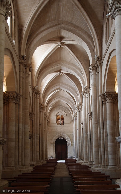 Nave central desde el crucero