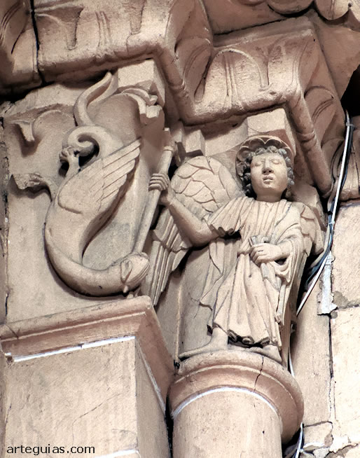 San Miguel Arc&aacute;ngel alanceando al drag&oacute;n