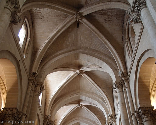 B&oacute;vedas de crucer&iacute;a de la nave central