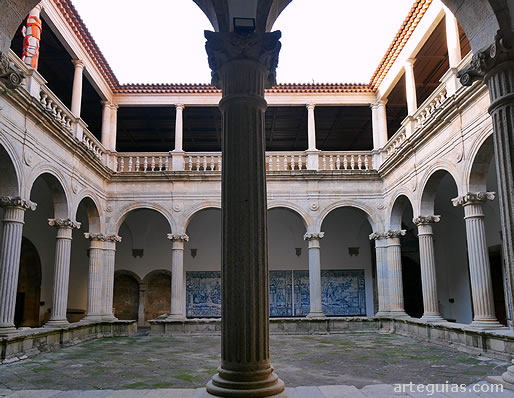 Claustro catedralicio renacentista