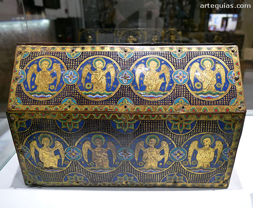 Museo de Arte Sacro de la Catedral de Viseu: arqueta rom&aacute;nica