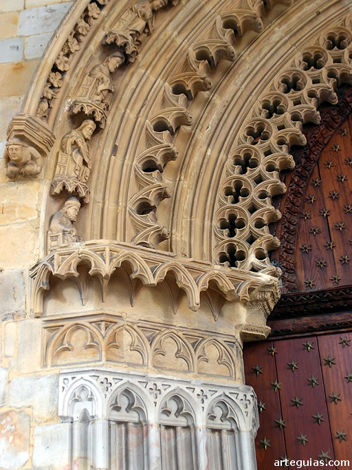 Puerta sur de la catedral de Bilbao