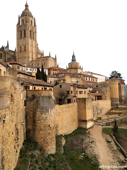 Torre de la Catedral de Segovia vista desde el Museo de Segovia
