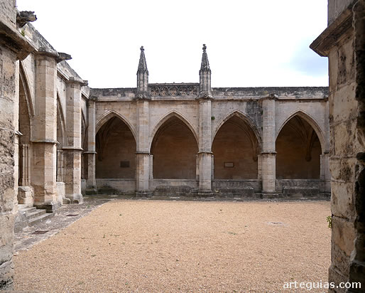 Claustro de la Catedral de B&eacute;ziers